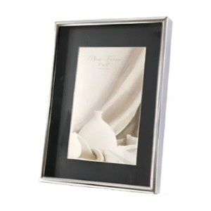 Um porta-retrato pra guardar o primeiro clique como casados 📸